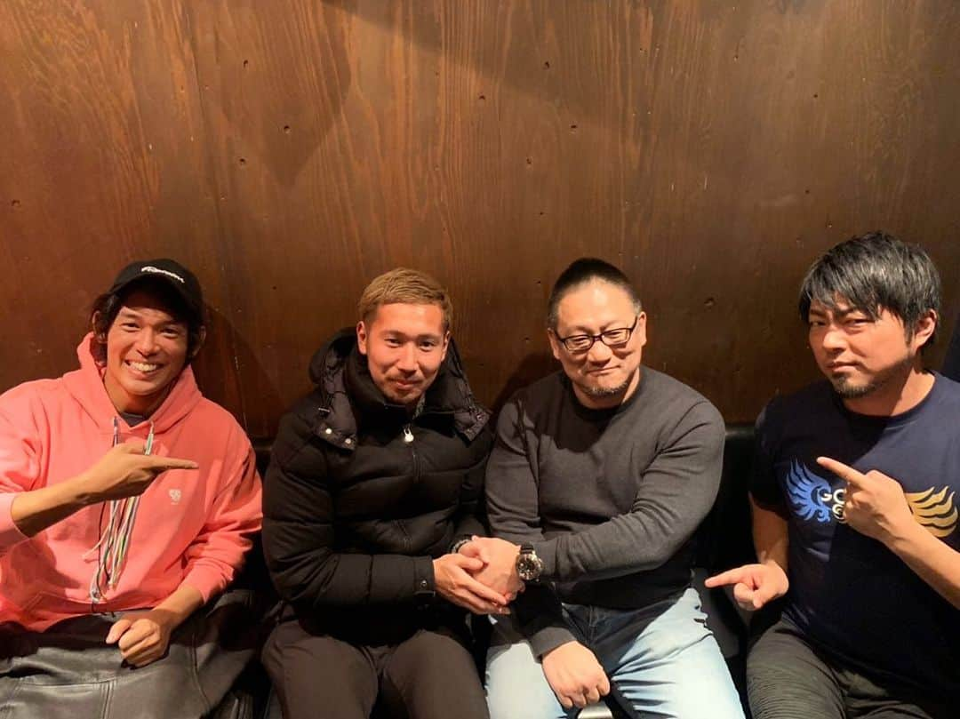 彰人さんのインスタグラム写真 - (彰人Instagram)「彰人と晃斗、Wアキト。 . コンサドーレ札幌DF 福森晃斗選手と！同じアキトで親近感湧くし、一気に仲良くなれるよねー。関東で試合ある時は観に行こう、そして札幌行った時にはお世話になっちゃう！ . #ddtpro #DDTプロレス #プロレス　#prowrestling #彰人 #サッカー #soccer #コンサドーレ札幌 #福森晃斗 #akito #異業種交流会」1月8日 19時50分 - akitonsgk