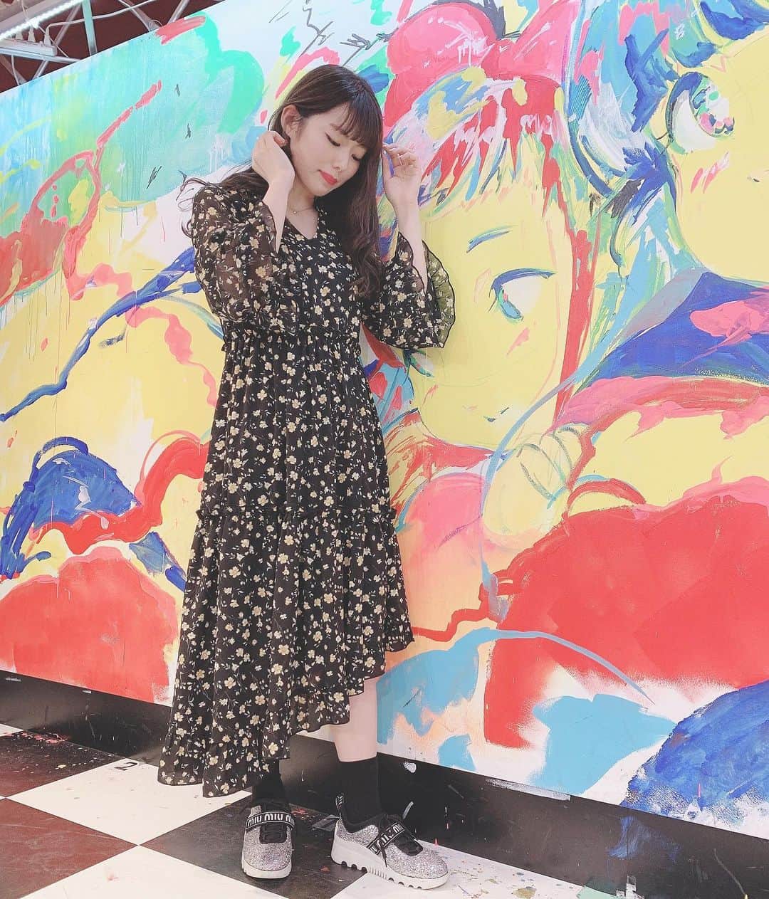 のインスタグラム：「❤︎ . リリイベのときの私服衣装です🌼 . . #私服　#ワンピース　#cheriemona #miumiu #onepiece #sneaker」