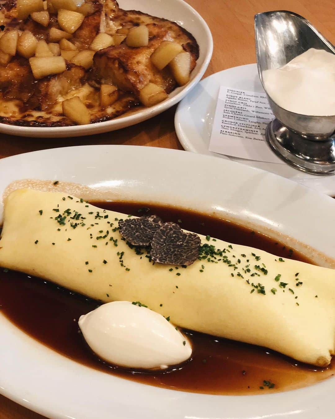 大橋菜央さんのインスタグラム写真 - (大橋菜央Instagram)「Everything was delicious🤩The highlight was delicate fruits French toast♡ . . . 1度目の朝ごはんと2度目の朝ごはん🤤❤️ どれもこれも美味しかったけど ハイライトはバケットとフルーツのフレンチトースト(2枚目の左上) . フライパン中に卵液を溢れさせてつくるのかバケット同士がくっついていてもはやどこまでがパンか分からないほど😆✨ フレッシュなコンポートとの相性が最高でした💛 . . .  #bistroagnes #bistroagnespdx  #portlandlife #ポートランド #miababyliving #naoliving_portland #naoliving_restaurant」1月8日 20時38分 - naoliving