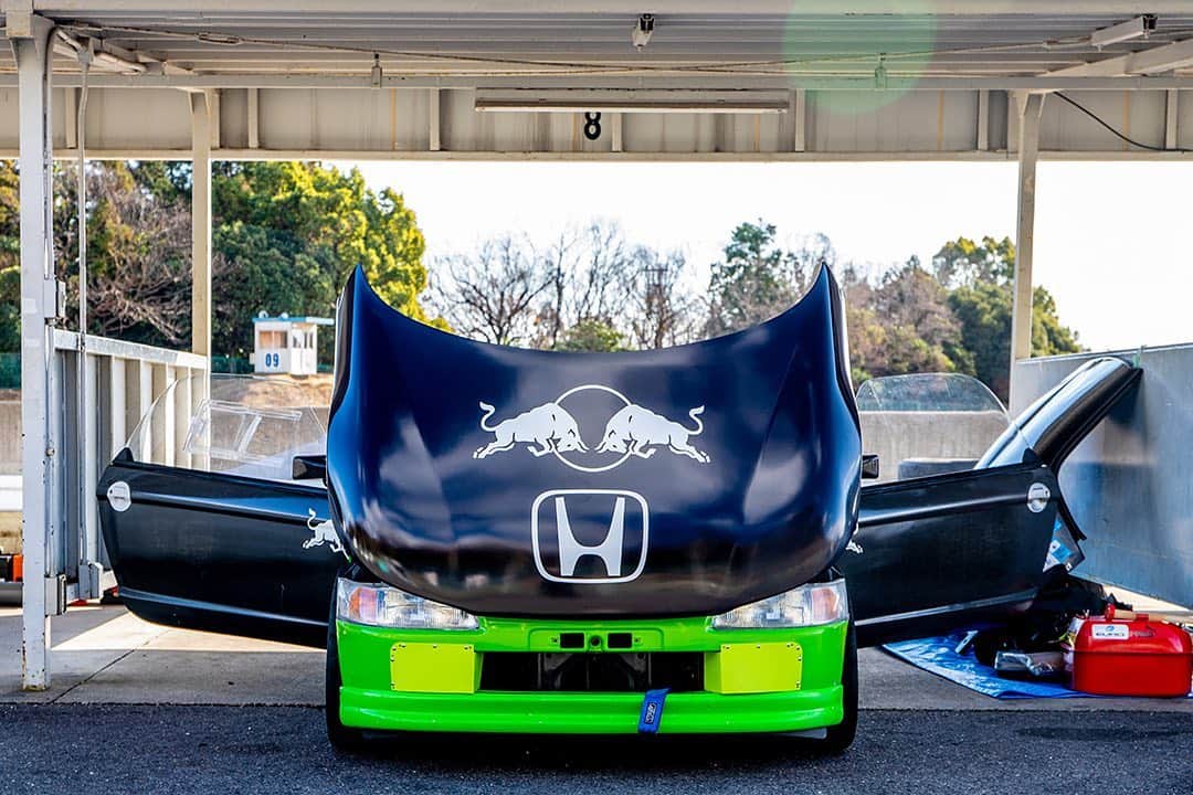 のインスタグラム：「_ My Honda PP1 BEAT at Suzuka International Circuit Minami (=South) Course. _ _ Shot on 05-Jan 2020 at Suzuka International Circuit Minami (=South) Course. _ owner: @mistbahn photo: @mistbahn _ _ JP) 2020年1月5日、鈴鹿サーキット南コース（鈴鹿南）。 _ _ #suzukaminamicircuit #鈴鹿南 #鈴鹿南コース #鈴鹿南サーキット #suzukaminami #hondabeat #hondabeatpp1 #pp1beat #ホンダビート #pp1 #beatpp1 #e07a #mtrec #trackaddict #hondasontrack #timeattack #timeattackjapan #kcar #keicar #軽自動車 #aslan #アスラン #aslan_inc_japan #skybeat #rsmach #te37 #rays #redbullhonda #poweredbyhonda #trackcar」