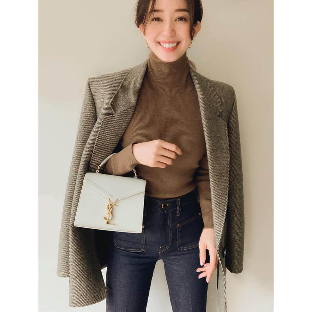 松島花さんのインスタグラム写真 - (松島花Instagram)「: 🤎Outfit🤎 今日が仕事始めでした〜🥳 久しぶりの私服なのにいつもと変わらない デニムジャケットスタイルだけど🥴 でも、最近は茶色が気分です🍂🍂 : Bag: @ysl CASSANDRA Jacket: LEMAIRE Knit: BATONER Denim:KHAITE Boots: SAINT LAURENT #outfit #hanaoutfit #ootd #fashion  #saintlaurent #cassandra #bag #私服 #花私服 #サンローラン #カサンドラ」1月8日 21時51分 - hana_matsushima_official