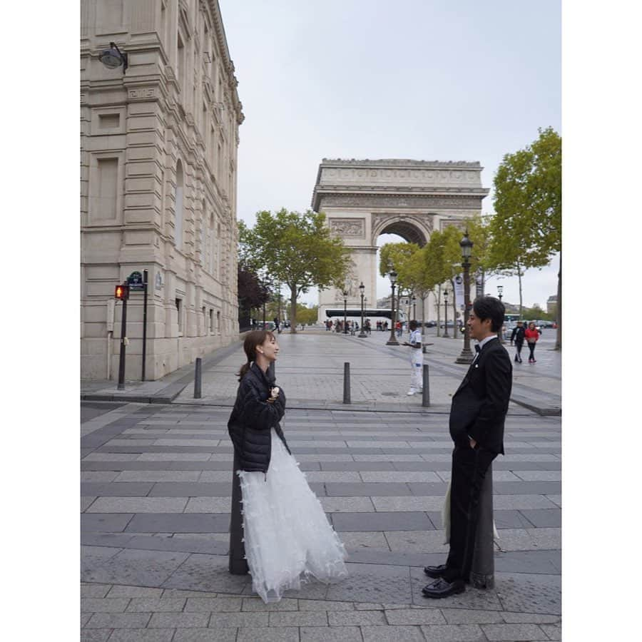 佐藤涼実さんのインスタグラム写真 - (佐藤涼実Instagram)「paris﻿ ﻿ ずっと整理できずやっと見た新婚旅行での1200枚を超える写真達。﻿ ﻿ お互い自然体がいいねって話して、特にカメラを気にせず街を散策しました💎🎞﻿ タクシーで移動しながらカフェに寄ったり、本屋さんに寄ったり。﻿ ﻿ パリに似合うちょっと曇りの薄暗い空と建物のコントラストが本当に美しかったんだ♡」1月8日 21時48分 - suzumi_sato