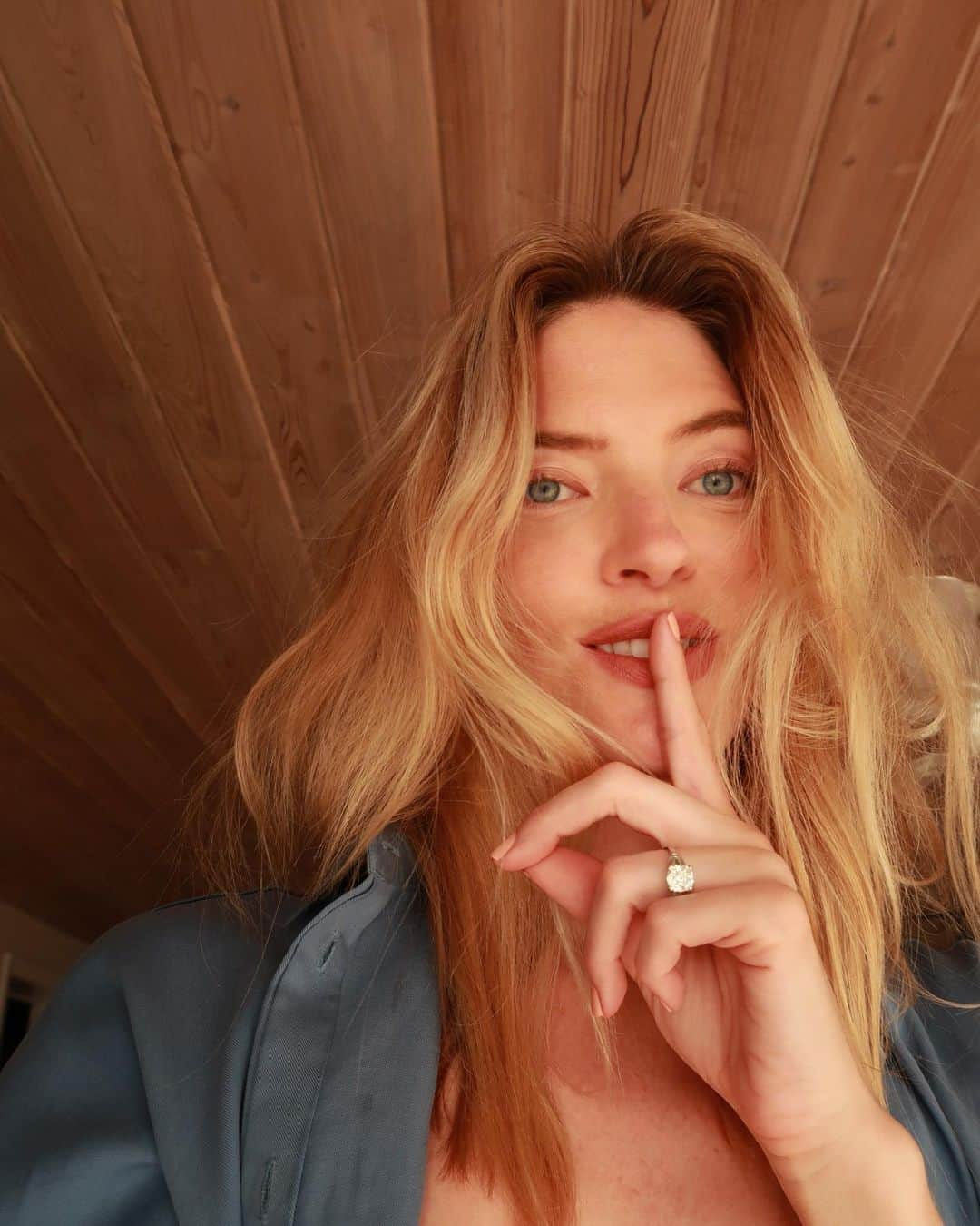 マーサ・ハントさんのインスタグラム写真 - (マーサ・ハントInstagram)「i have a secret...」1月9日 7時28分 - marthahunt