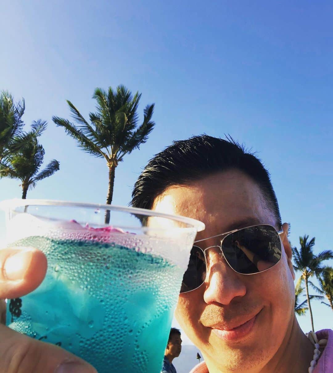 レジー・リーのインスタグラム：「Always a little blue about leaving these islands.  Here’s to you #hawaii . You give me life. Till next time. #hangloose」