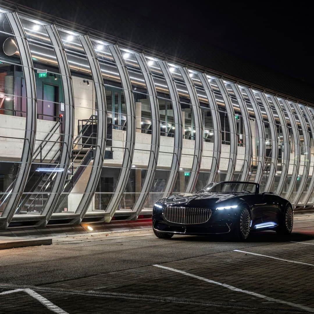 メルセデス・ベンツさんのインスタグラム写真 - (メルセデス・ベンツInstagram)「When visions turn reality. Our Vision Mercedes-Maybach 6 Cabriolet in front of our new Design Center Europe in Nice/Côte D’Azur shows that we really love to surround us with great aesthetics. For more design content follow our Chief Design Officer @Gorden.Wagener! #mbdesign #mbhotandcool #mercedes #maybach #design #architecture #sensual #purity #hot #cool #cotedazur」1月9日 7時56分 - mercedesbenz