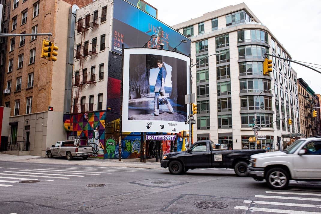 OFF-WHITE C/O VIRGIL ABLOHさんのインスタグラム写真 - (OFF-WHITE C/O VIRGIL ABLOHInstagram)「Off-White™ spring campaign photographed by @brett_lloyd at Watts and Thompson Street」1月9日 8時04分 - off____white