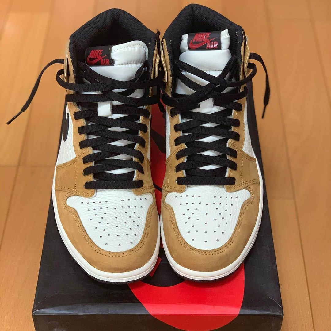 岩本煌史さんのインスタグラム写真 - (岩本煌史Instagram)「got new kicks!! NIKE AIR JORDAN 1 RETRO HIGH OG ROOKIE OF THE YEAR  #nike #ナイキ #airjordan #airjordan1 #aj1 #airjordan1high #airjordan1rookieoftheyear #airjordan1rookie #rookieoftheyear #snkrs #prowrestler #プロレスラー #三重県 #桑名市 #出身 #岩本煌史 #sneaker #スニーカー #スニーカー大好き #足元倶楽部 #キモ撮り#スニーカーヘッズ #イワモトヘッズ」1月9日 0時03分 - koji_iwamoto