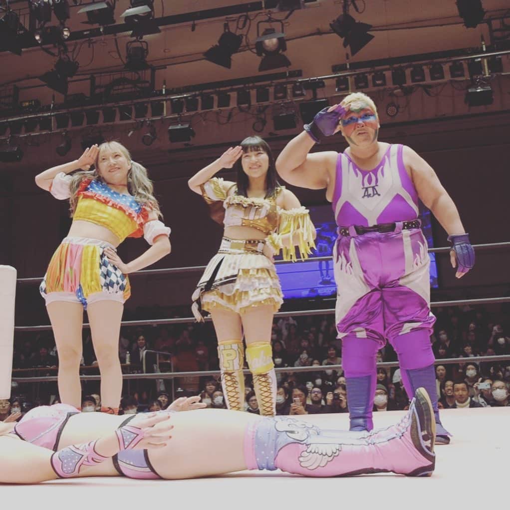 アップアップガールズ (仮)のインスタグラム：「アップアップガールズ年末年始写真色々 #アプガ #アプガ2 #アプガプロレス #uugirl  #tjpw #アジャコング さん #氣志團 さん #tokyogirlsstyle  #東京女子流 さん」