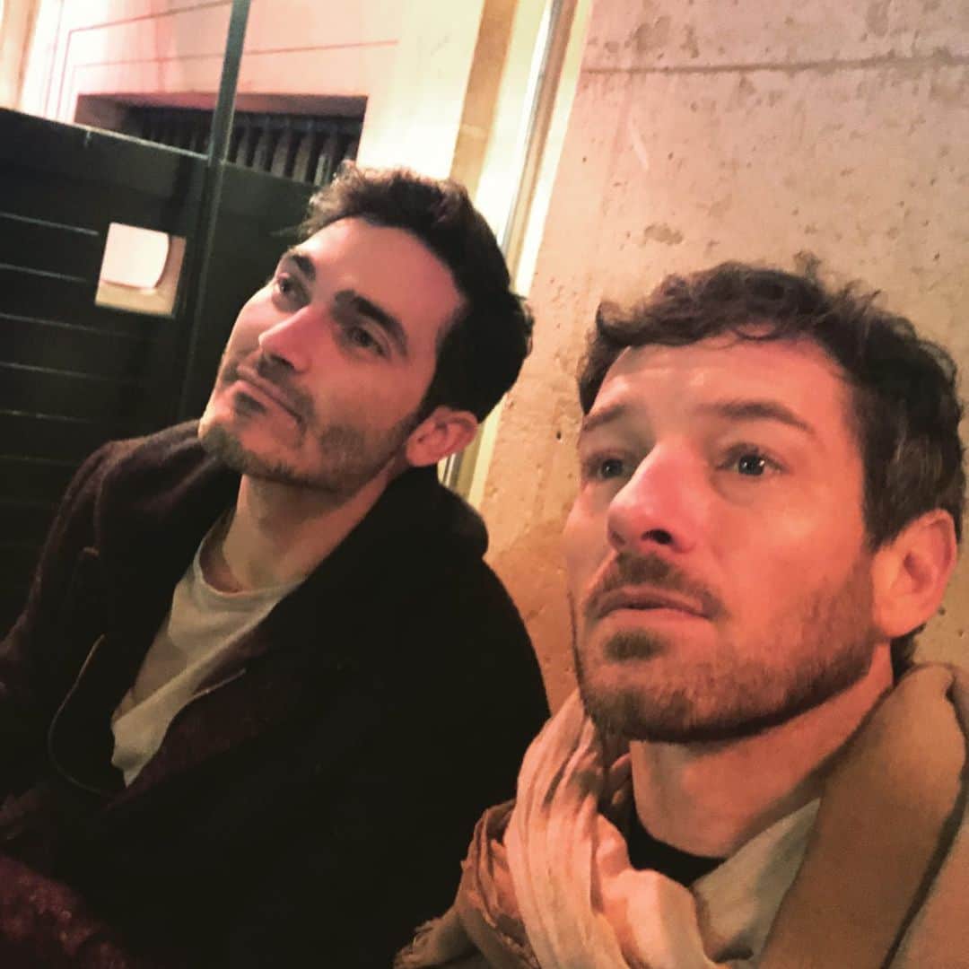 イアン・ボーエンのインスタグラム：「It’s complicated.」