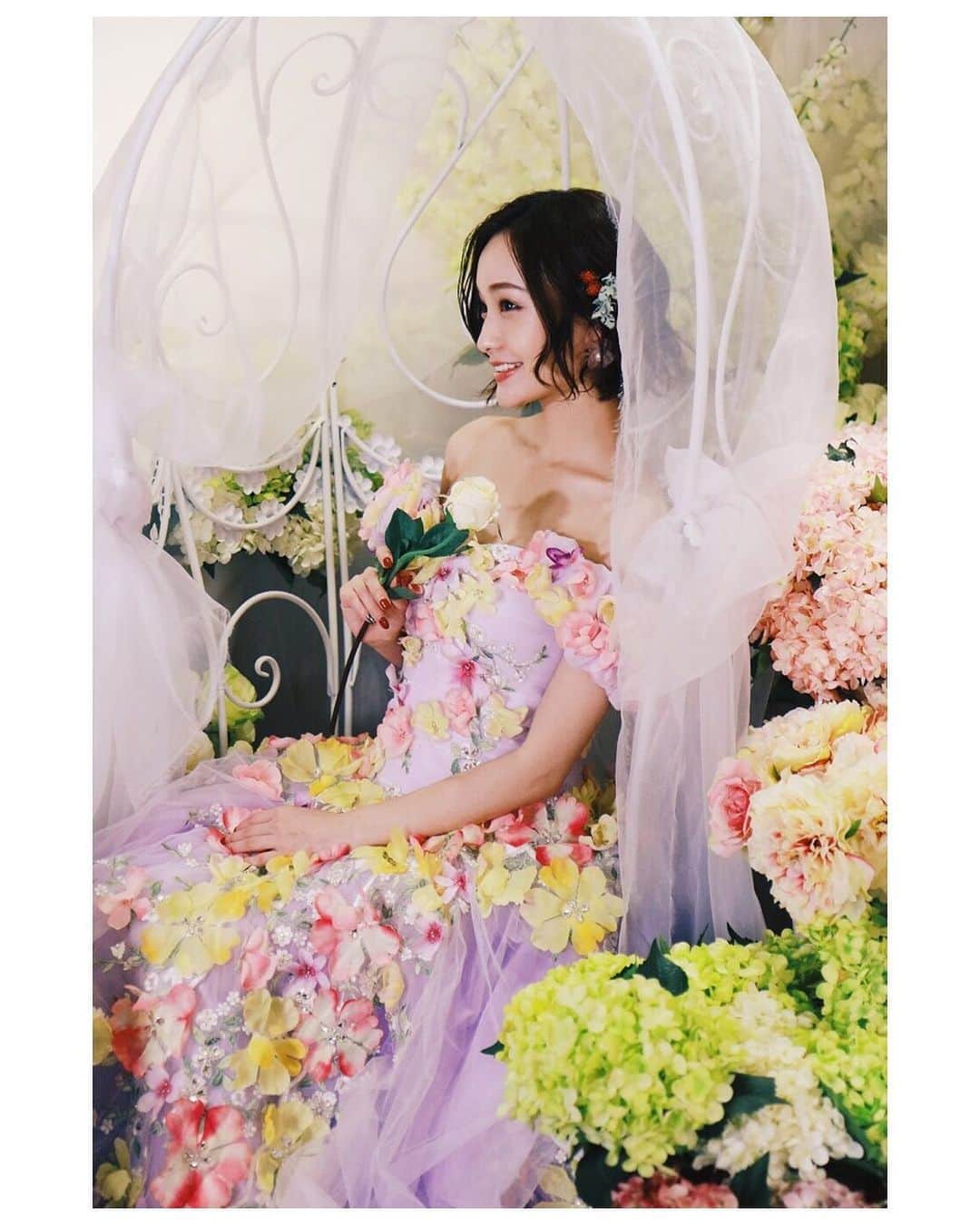 のインスタグラム：「🧚🏻‍♀️ ❤️ ❤️ ❤️ 今年もみんなに会えますよーに✨💐✨」