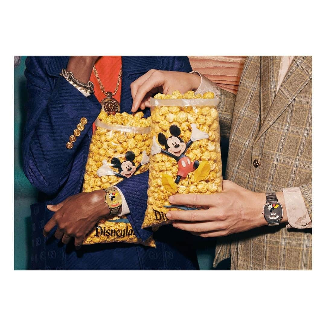 グッチさんのインスタグラム写真 - (グッチInstagram)「Mickey Mouse appears on #GucciTimepieces including the #GucciGrip watch and is enameled on a boule chain silver bracelet by @alessandro_michele #GucciJewelry ©Disney #AlessandroMichele Discover the collection through link in bio.」1月9日 1時00分 - gucci