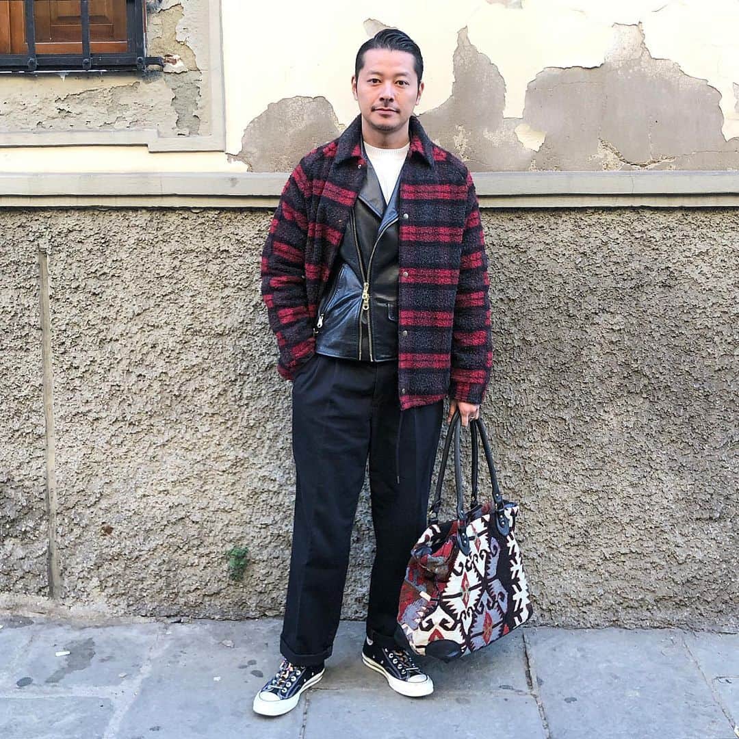 高田朋佳のインスタグラム：「“Pitti97 day2...” ———————————————————————— #pitti97 #pittiuomo97 #pu97 #newcolonialstyle #jetset #singapore #luxuryresort #colonyclothing #singaporelife #singaporestyle  #lifestyle #fashion」