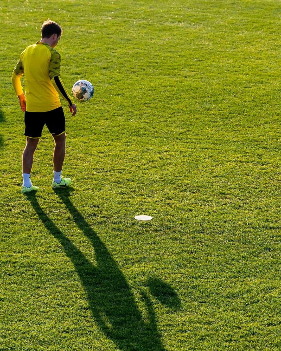 マリオ・ゲッツェさんのインスタグラム写真 - (マリオ・ゲッツェInstagram)「☀ and ⚽ in Marbella」1月9日 1時34分 - mariogotze