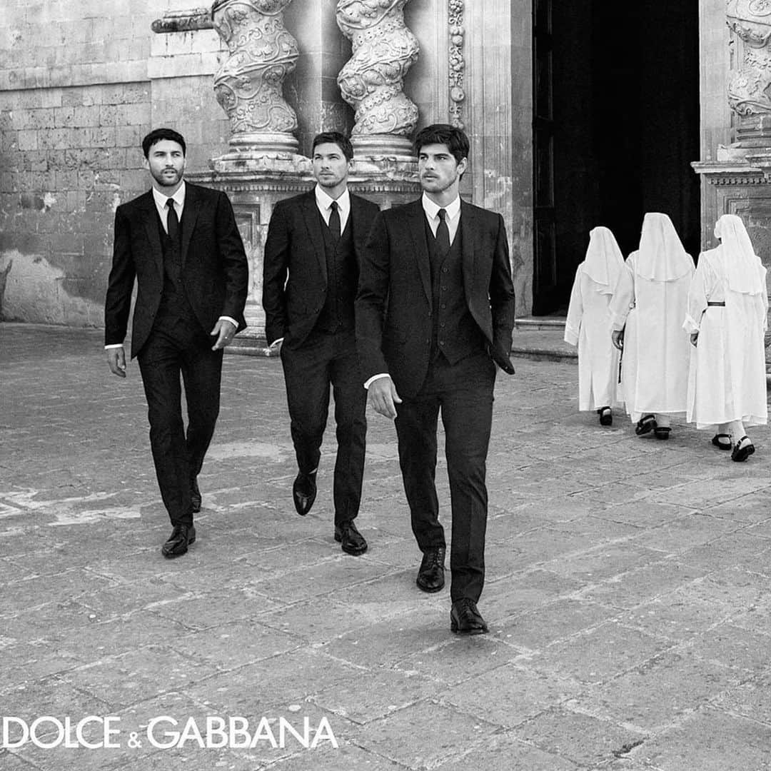アダム・センさんのインスタグラム写真 - (アダム・センInstagram)「Dolce&Gabbana SS20 🌹 “Sooner or later everybody put here has a date of when he’s going to go. That’s just the way it is.” #theirishman #martinscorsese  #dolcegabbana #Milan #sicily #italy #fashion #style」1月9日 1時35分 - adamsenn