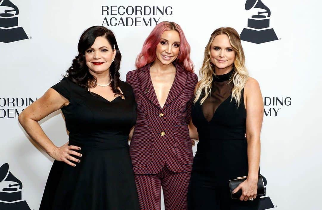 ミランダ・ランバートさんのインスタグラム写真 - (ミランダ・ランバートInstagram)「Last night celebrating our @recordingacademy nomination in Nashville! #holler #hippie #lonestar @pistolannies  Hair: @leahhofff  Makeup: @tarrynfeldman  Photo : Wade Payne / @tennesseannews」1月9日 1時47分 - mirandalambert