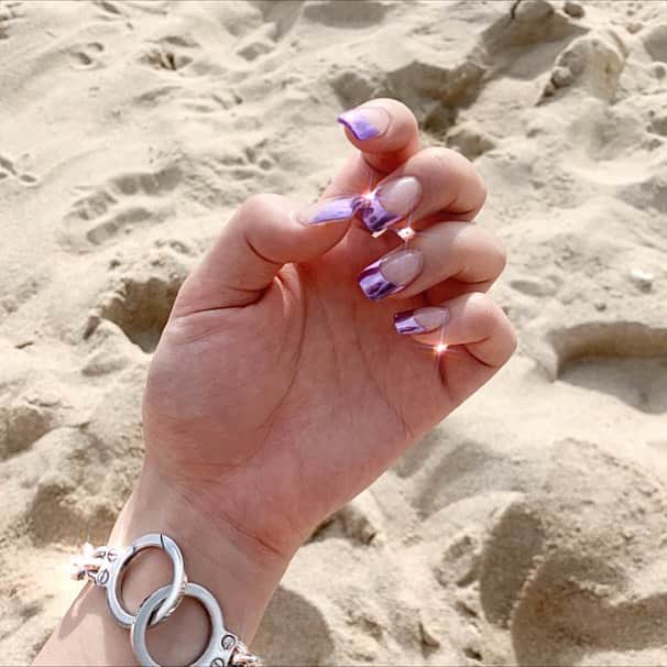 原涼香のインスタグラム：「하와이 네일💅🏻💜」