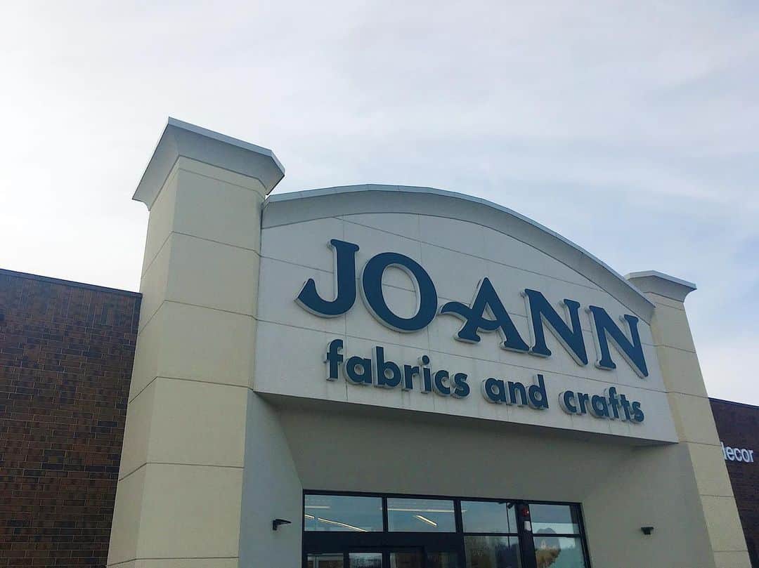 アウル・シティーのインスタグラム：「Hi um haha well uh sooooOo ahem lalala hahaha ummmm I AM EXTREMELY SLASH ABSURDLY FOND OF JOANN FABRICS AND CRAFTS」