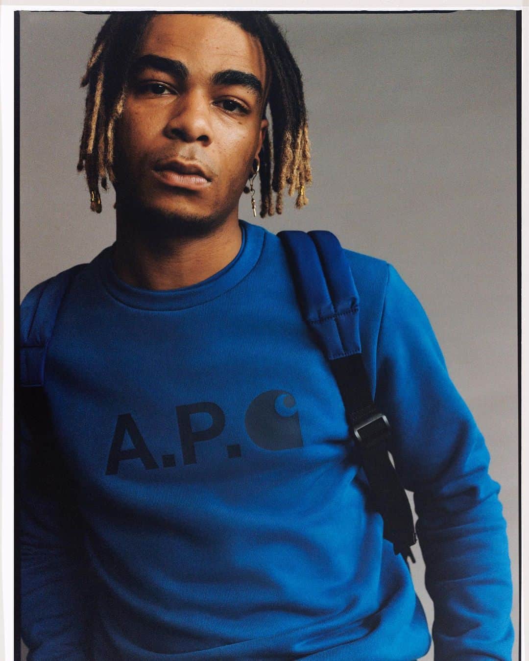 のインスタグラム：「A.P.C. x Carhartt WIP Interaction #5⠀ ⠀ Launching January 10th 2020.⠀ ⠀ Creative direction : @clairethomsonjonville⠀ Photography : @matteomontanariphotography⠀ Styling : @charlottecolletcollet⠀ ⠀ @apc_paris @carharttwip  This collection will be available in A.P.C. stores and at apc.fr from this Friday. ⠀ ⠀ #APC #CarharttWIP #APCxCarharttWIP #Interaction5」
