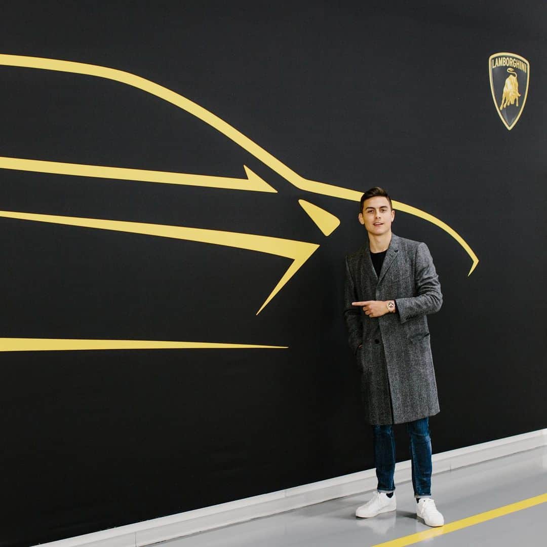 パウロ・ディバラさんのインスタグラム写真 - (パウロ・ディバラInstagram)「Thanks @lamborghini for an incredible day! I really enjoyed the visit!」1月9日 2時22分 - paulodybala