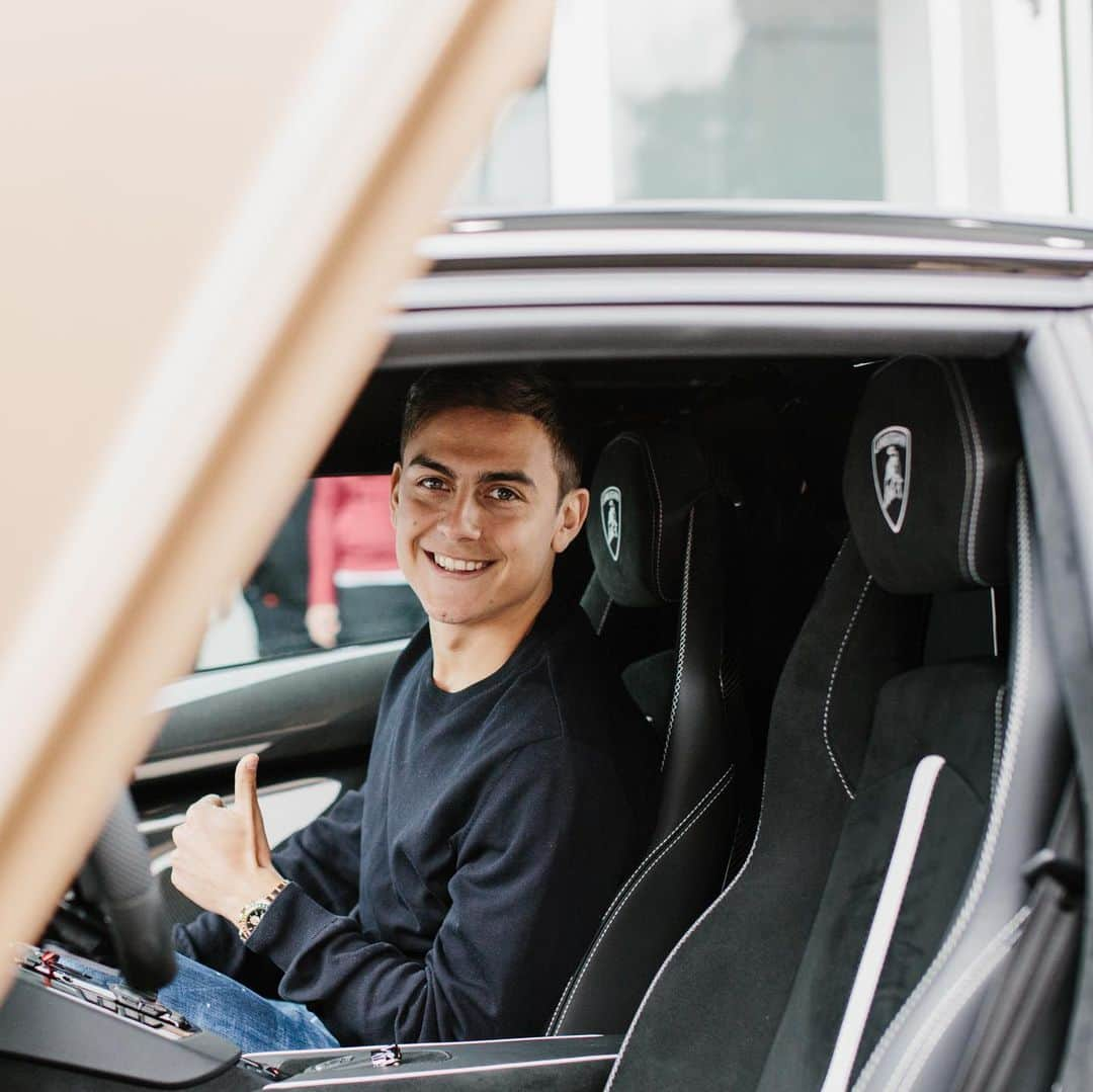 パウロ・ディバラさんのインスタグラム写真 - (パウロ・ディバラInstagram)「Thanks @lamborghini for an incredible day! I really enjoyed the visit!」1月9日 2時22分 - paulodybala