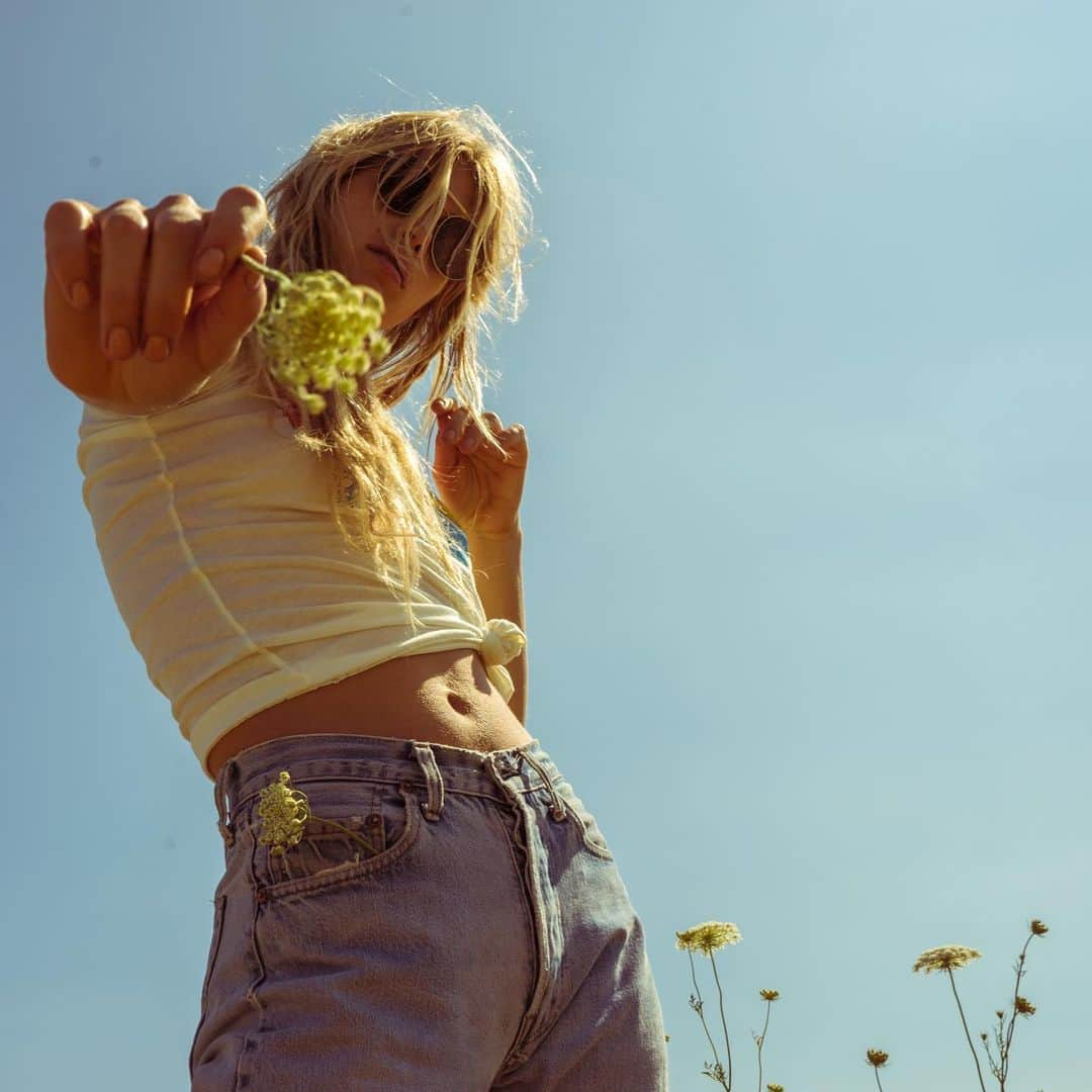 ハンテンさんのインスタグラム写真 - (ハンテンInstagram)「Blue skies and wild flowers. 🌼⁣ ⁣⁣⁣ 📸 - @findyourcalifornia」1月9日 2時39分 - hangtenusa