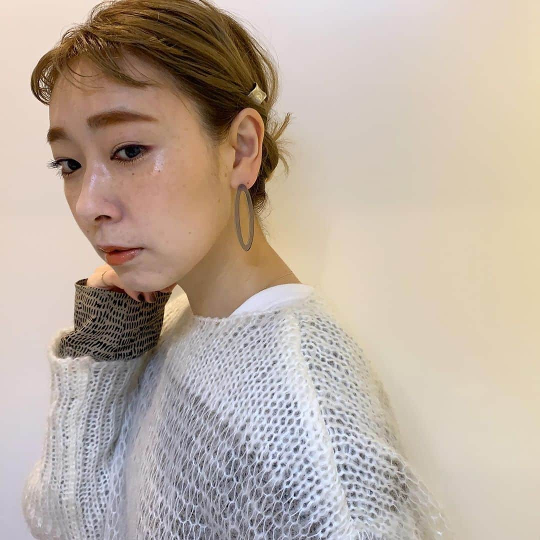 YU-U（工藤由布）さんのインスタグラム写真 - (YU-U（工藤由布）Instagram)「2020,01,09のアレンジ くせっ毛風前髪とツインしてからのまとめ髪☻ おさげ作ってから左右交差してピンしてるよ✔︎ ヘアピアス… @pluiehair ゴム&ピアス… @san_official ・・・ #ヘアアレンジ #uアレンジ #ボブアレンジ #ミディアムアレンジ #ロングアレンジ  #uミディアムアレンジ #hairarrange #hairstyle #tcbsnap #pluiehair #sanコレ #todayful」1月9日 8時56分 - nyan22u22nyan