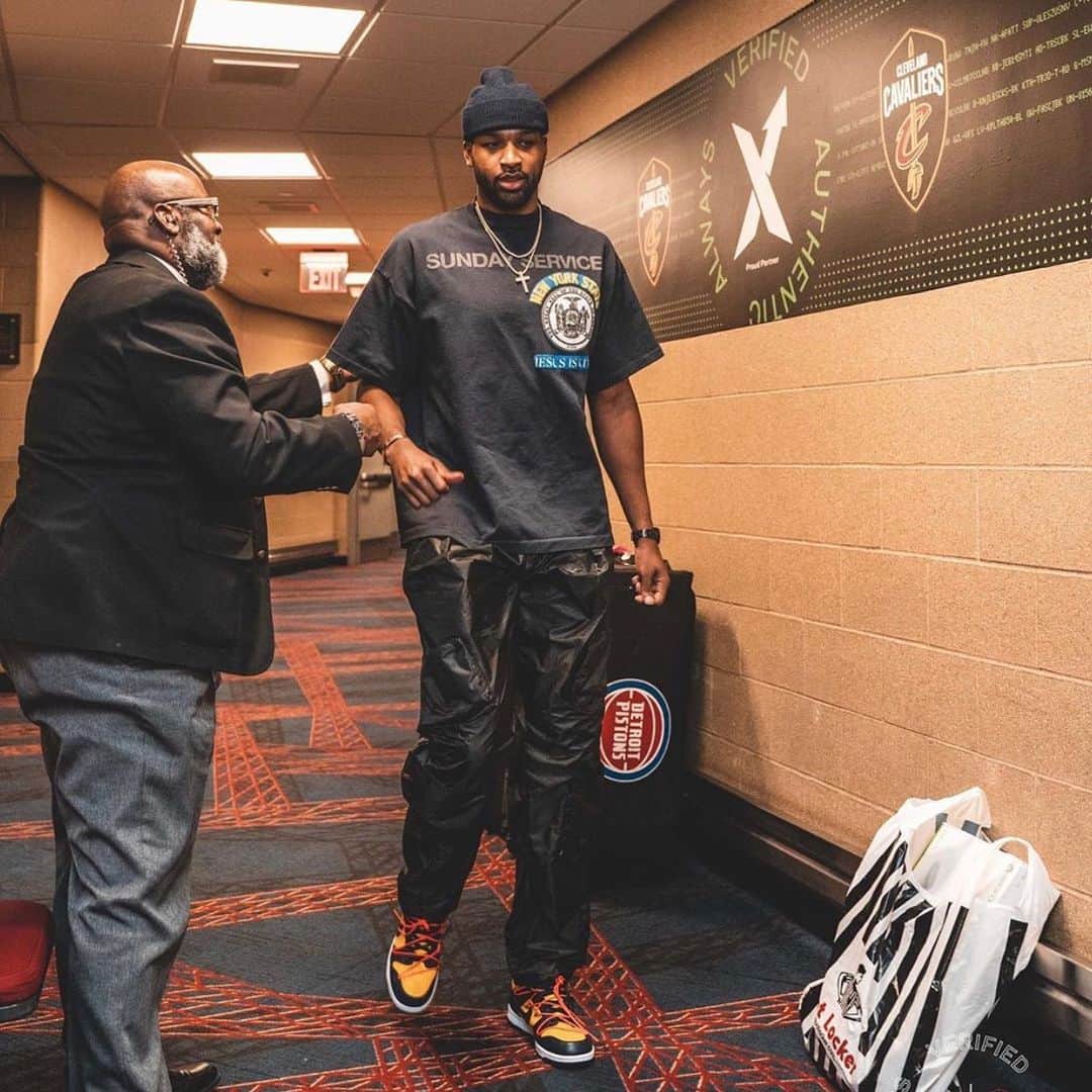 トリスタン・トンプソンのインスタグラム：「Fit check 📈✔️」