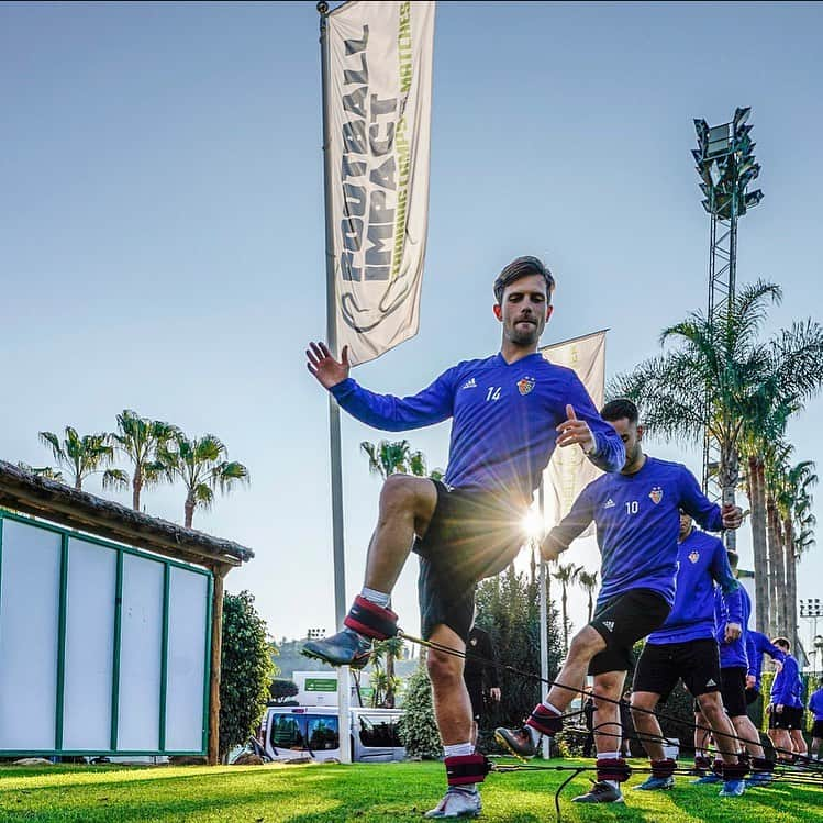 ヴァレンティン・シュトッカーのインスタグラム：「It‘s all about progress 🔄 Die Vorbereitung in Marbella läuft auf Hochtouren 💪🏼🔥 #VS14 #zämmestark @fcbasel1893」