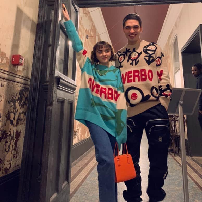 メイジー・ウィリアムズのインスタグラム：「L overbo y 📸 @dinobonacic  #fashionsexdisco」