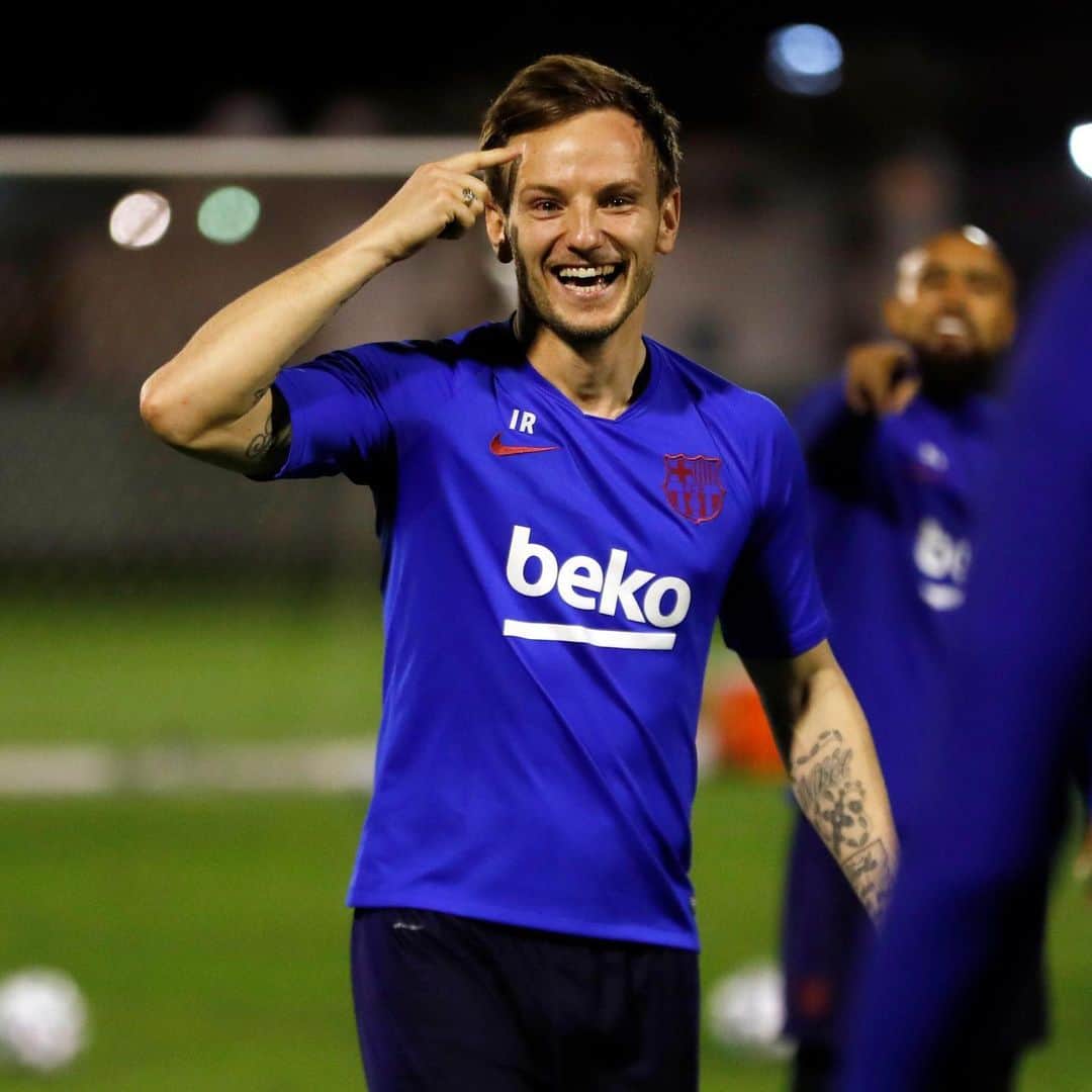 イヴァン・ラキティッチのインスタグラム：「Vamos..🙋🏼‍♂️😁👍 #ready #supercopadeespaña 🇪🇸🇸🇦」