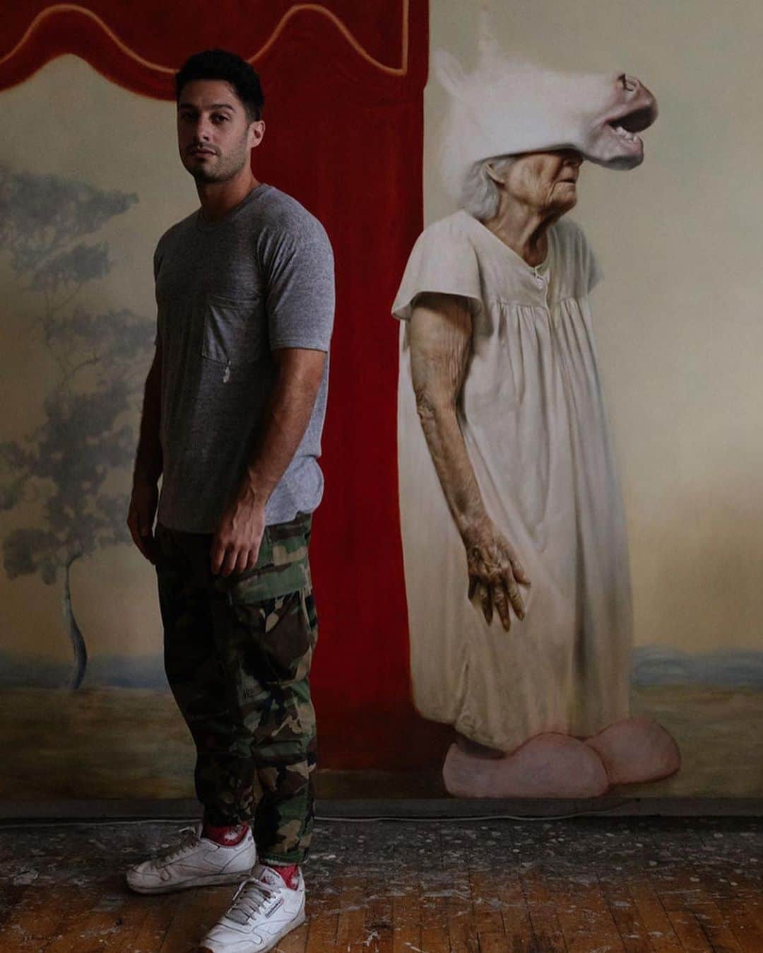 HYPEBEASTさんのインスタグラム写真 - (HYPEBEASTInstagram)「@hypebeastart: In our latest ‘Studio Visits’ feature series, we caught up with Brooklyn-based artist @JasonBardYarmosky to discuss how his realist oil paintings that explore themes of old age, identity, and cultural diversity. Click the link in our bio to read the full article.⁠⠀ Photo: Eddie Lee/HYPEBEAST」1月9日 5時47分 - hypebeast