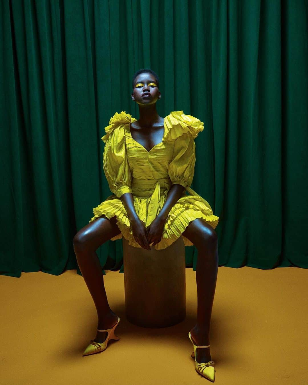 ガブリエル・ユニオンさんのインスタグラム写真 - (ガブリエル・ユニオンInstagram)「This week’s #WCW is the stunning and dynamic South Sudanese-Australian model, Adut Akech Bior. She spent her early years in a refugee camp in Kenya, and she attributes this life of violence and fear to what taught her the power of gratitude . In school she was bullied for her skin tone and her gap, and now she has owned those aspects of herself and  made  it into a brand of self love!  She started her modeling career at 16 years old, and just three years later has graced the cover of countless magazines and has garnered awards and honors like: , 2019 BFA - Model of The Year, 2019 Industry vote - Model of The Year, 2019 Time - 100 NEXT List… just to name a few. Beyond her beauty, she is set to work with the U.N. to help refugees at her former camp, and one day she wants to build a school, a hospital, or a modeling agency in South Sudan. Keep on shining. Let us lift her up in the light of goodness and hold her there.」1月9日 6時25分 - gabunion