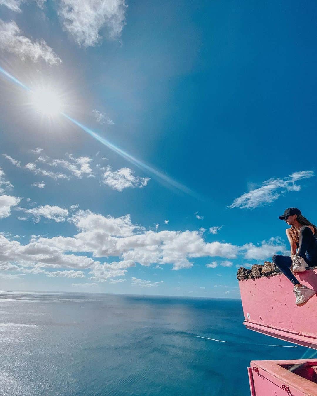 福井仁美さんのインスタグラム写真 - (福井仁美Instagram)「FIRST DAY HIKES 2020💕 📍Maili pillbox ────────────────────── #pinkpillbox #hawaii #trail #hike #hiking #ハイキング　#ハワイ #ピンクピルボックス  #今年もたくさんハイキングしたい」1月9日 6時36分 - hitton28