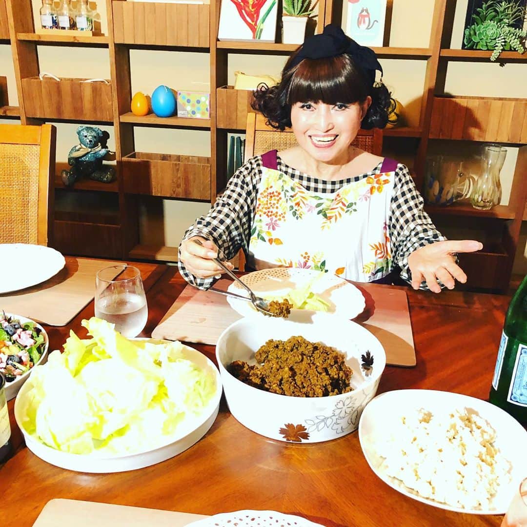 黒柳徹子さんのインスタグラム写真 - (黒柳徹子Instagram)「今日は、恒例の「徹子カレー」を作りました。 やっぱり、美味しい💕」1月9日 18時10分 - tetsukokuroyanagi