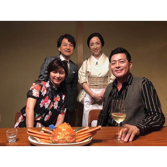 宇賀なつみさんのインスタグラム写真 - (宇賀なつみInstagram)「. . 今夜21:15〜 NHK BS4K 【あてなよる】に出演します‼︎ . . 数年前から大好きな番組で、 お声がけいただいた時は本当に嬉しかったです(^^) . . テーマは、新年1回目の放送に相応しい、 『カニで呑む』笑 . . 憧れの大原さんにもお会いできて、 美味しいお酒とお料理をゆっくりいただいて、 夢のようなお仕事でした♡ . . 是非ご覧ください〜〜 . . #あてなよる #nhk #bs4k #宅間孝行  #大原千鶴 #若林英司 #宇賀なつみ」1月9日 17時09分 - natsumi_uga