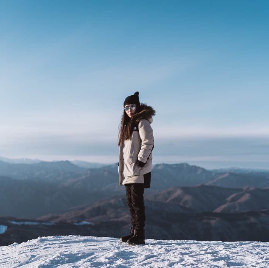 市川渚さんのインスタグラム写真 - (市川渚Instagram)「Snowy mountain outfit🏔⛄️﻿ ﻿ ﻿ ﻿ 今年手に入れたノースのマウンテンダウンコート、雪山で大活躍。東京で着ると暑過ぎるくらい暖かい。装備が揃うと過酷な環境も快適に過ごせるから行動範囲が広がっていいね。﻿ ﻿ ﻿ そして、約1ヶ月ほどお借りしていた #SIGMAfp と一緒出かけた年末の雪山小旅行についてnoteに旅行記を書きました⛄️Storiesの方にリンクを貼っておくので、そちらからどうぞ。最後に動画もあります🎬﻿ ﻿ https://note.com/nagiko/n/n466ee193ceeb﻿ ﻿ 今年はもっと旅行記を残していきたいなあ。お仕事もウェルカムです。﻿ ﻿ #sigmafp#sigma#sigma45mmf28contemporary#thenorthface#mountaindowncoat#wintermountain#snowymountains」1月9日 17時38分 - nagiko