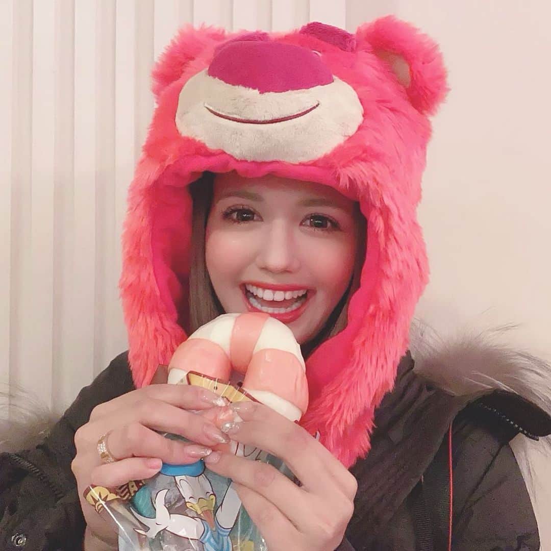 のインスタグラム：「ロッツォ🧸💕(暗くて画質悪めつらみ) 撮影終わりにディズニーシーに来たよ♥️ って言ってもディズニーシーでも動画撮ってるのでお仕事してるけど楽しいからオッケー🤘🏻 動画お楽しみに✨ #TDS #disneysea #tokyodisneysea #ロッツォ」