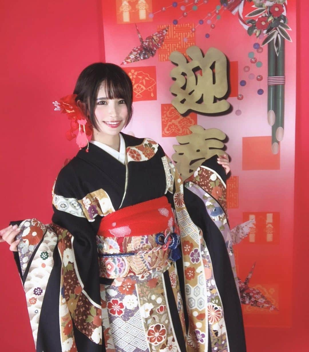 織田真実那さんのインスタグラム写真 - (織田真実那Instagram)「今回は黒にしました👘 . . . . . . . . . . . . .  #ショートカット#ショートカット女子#着物#kimono#着物ヘア #着物コーディネート #yukata#instagood#japan#japanesegirl#smile#followme#instagood#フォロー募集#フォロー歓迎#フォロワー募集中#l4l#粉我#팔로우환영#팔로미#친구해요#오오티디#셀카그램#フォロワー増やしたい」1月9日 18時04分 - omamechan_m