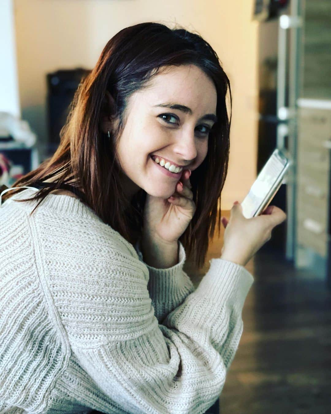 ケイトリン・オズモンドのインスタグラム：「When your friend gets the new iPhone 11 and you get to be the subject of their fabulous camera! . . . #portraitmode #iphone11 #cheese」