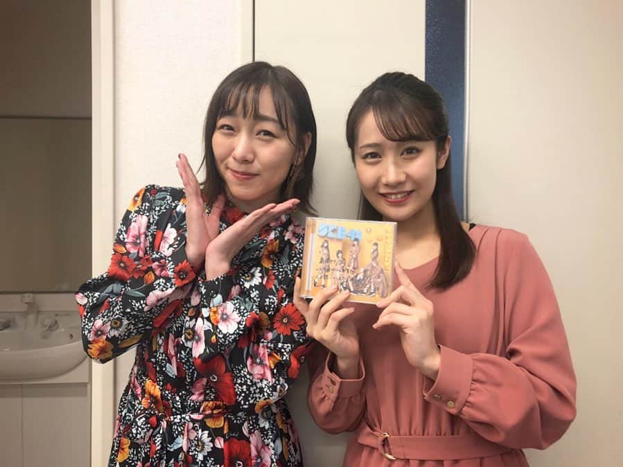 のインスタグラム：「今朝のドデスカ!ではスタジオも担当しました🏉観ていただけましたか？取材させていただいた #トヨタ自動車ヴェルブリッツ の皆さん、ありがとうございました！トップリーグ観に行きたくなりました。  OA後、あかりんがセンターを務める #ソーユートコあるよね のCDをいただきました！！メッセージまで書いて下さる神対応✨嬉しいなぁ。沢山聴きます！ . . . #SKE48 #須田亜香里 さん #あかりん #メーテレ #アナウンサー #島津咲苗」