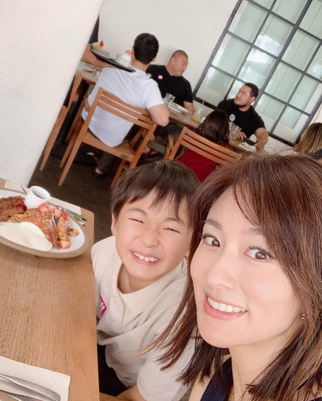 遠野舞子さんのインスタグラム写真 - (遠野舞子Instagram)「毎回必ず訪れる素敵なカフェ。ワイキキに住むおじいちゃんと3人でゆっくりランチ。 　#ハワイ #ホノルル美術館 #ホノルル美術館カフェ」1月9日 9時39分 - maikotohno