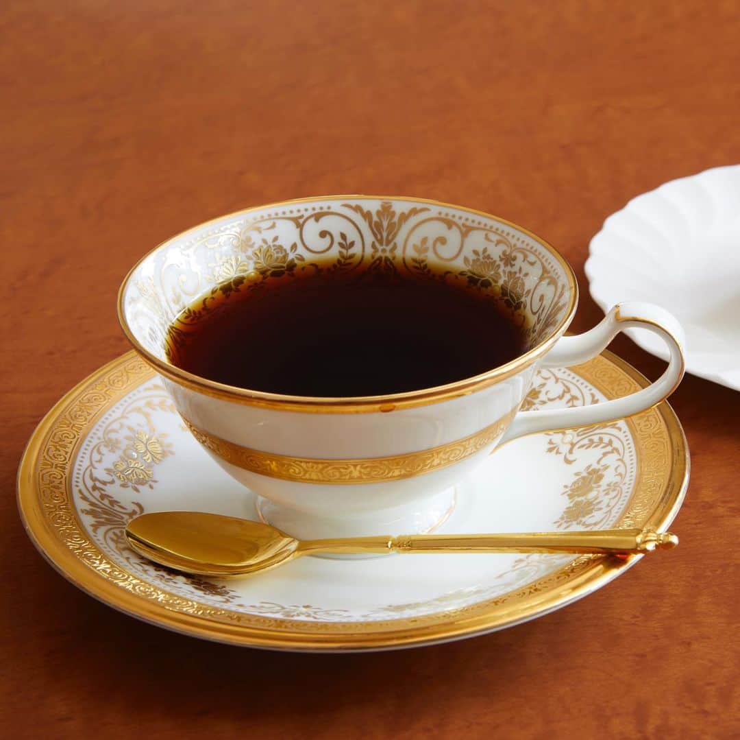 UCC上島珈琲さんのインスタグラム写真 - (UCC上島珈琲Instagram)「＼今日は何の日❓ブルマンの日☕❗／ ﻿ 皆さんはジャマイカのコーヒー「ブルーマウンテン」をご存じでしょうか👀❓ ﻿ ブルーマウンテンはコーヒーの王様とも呼ばれていて、「ブルマン」という愛称で多くの方に親しまれています🎵 ﻿ ﻿ 日本に初めてブルーマウンテンが輸入されたとき、コーヒー豆が現地ジャマイカ・キングストン港を出港したのが1月9日でした。 ﻿ ジャマイカにとっても歴史的なその日を記念して、1月9日は「ジャマイカブルーマウンテンコーヒーの日」として制定されているんです😆 ﻿ ﻿ そしてブルマンの日を記念して、UCCコーヒーアカデミー東京では、ブルーマウンテンコーヒーを楽しむ特別イベントを入場無料にて開催いたします❗✨ ﻿ どなたでも参加OK！当日飛び入り参加も可能です🎵 ﻿ ﻿ 詳しくは「UCCコーヒーアカデミー」HPの、イベント情報からチェックしてね🤗﻿ ﻿ ﻿ #ジャマイカ ﻿ #ブルーマウンテン ﻿ #ブルマン ﻿ #家淹れコーヒー ﻿ #ucc ﻿ #ucc上島珈琲 ﻿ #uccコーヒー ﻿ #コーヒー ﻿ #こだわりコーヒー ﻿ #コーヒーのお供 ﻿ #コーヒーのある暮らし ﻿ #コーヒー好きな人と繋がりたい ﻿ #コーヒー好き ﻿ #コーヒー大好き ﻿ #コーヒーショップ ﻿ #コーヒー巡り ﻿ #コーヒー豆 ﻿ #コーヒー部 ﻿ #コーヒータイム ﻿ #coffeetime ﻿ #coffeelover ﻿ #coffeegram ﻿ #coffeestyle ﻿ #goodcoffeesmile ﻿ #FoodWithCoffee ﻿ #LifeWithCoffee」1月9日 10時14分 - uccueshimacoffee