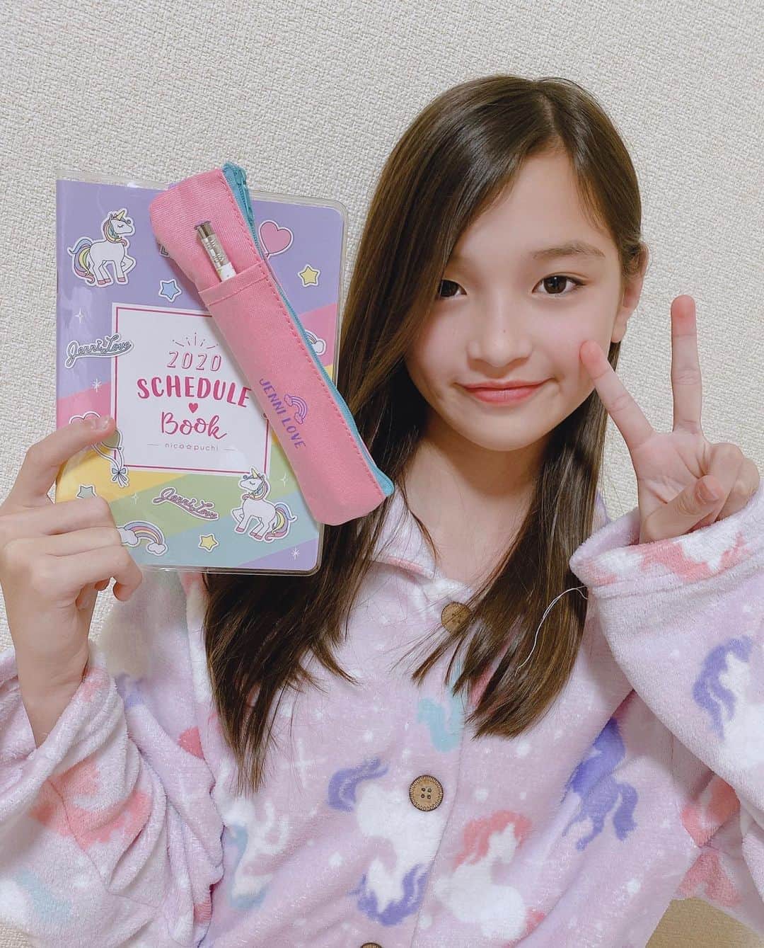 ニコ☆プチのインスタグラム：「💟 #プチモのふろくの使い方 💟﻿ ﻿ ﻿ ﻿ 8人目は、マリア！！！﻿ ﻿ 🍫マリアより🍫﻿ ﻿ ﻿ 偶然にも私のお気に入りのパジャマとスケジュール帳の柄が同じユニコーン柄だったよ❣️﻿ なんだかうれしいな😆✨﻿ 私は100均で買ったフレークシールをたくさん使ってデコってみたよ💕キラキラ可愛くなって使うのがとっても楽しみ😃﻿ ﻿ ﻿ #ニコプチ　#ニコプチふろく　#マリア﻿ #プチモ　#ジェニィラブ　#スケジュール帳﻿ #ペンケース　#スケジュール帳の使い方﻿ #手帳タイム　#ニコプチふろくのある生活﻿ ﻿」