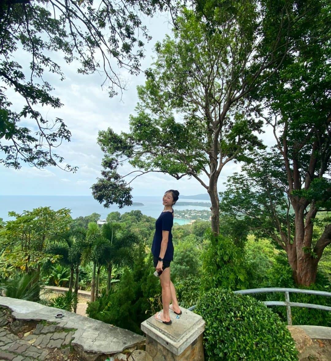 長洲未来のインスタグラム：「I haven’t really been posting much because I haven’t felt like I’ve been doing anything upload worthy and I mentally need a break from seeing so many filtered photos. My agent told me that I needed to make sure people know that I’m still alive, so here’s a brightened photo of me from when I was taking in the sights of Mother Nature. Don’t worry, I’ll try to raise my content game.」