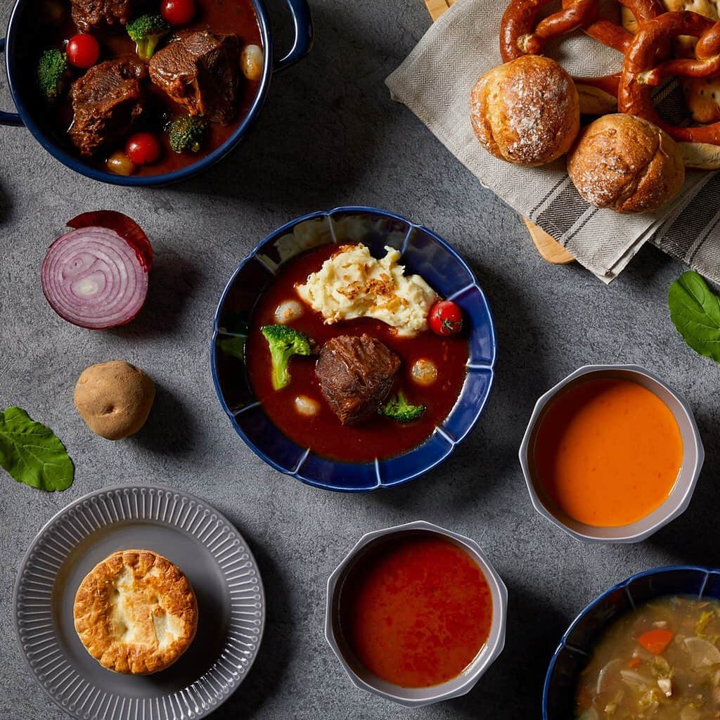 IKEA JAPANさんのインスタグラム写真 - (IKEA JAPANInstagram)「寒い日に食べたくなる、スープ & シチューが登場！﻿ ﻿ ゴロッと大きな牛ほほ肉を赤ワインでじっくり煮込んだビーフシチューをはじめ、エビのビスクやオーガニックトマトスープなど、この時期だけのあったかメニューがラインナップ。スープのお供にぴったりなパンとご一緒にどうぞ。﻿ ﻿ 期間:2020年1月9日(木)～2月16日(月)﻿ 時間 11:00 ~ 20:30（ラストオーダー)﻿ 場所:2階イケアレストラン＆カフェ、スウェーデンフードマーケット内ベーカリー﻿ ﻿ #IKEA #イケア #Ikeajapan #IKEAFOOD」1月9日 11時00分 - ikeajapan