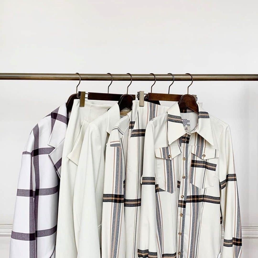 Loungedress officialのグルメインスタ