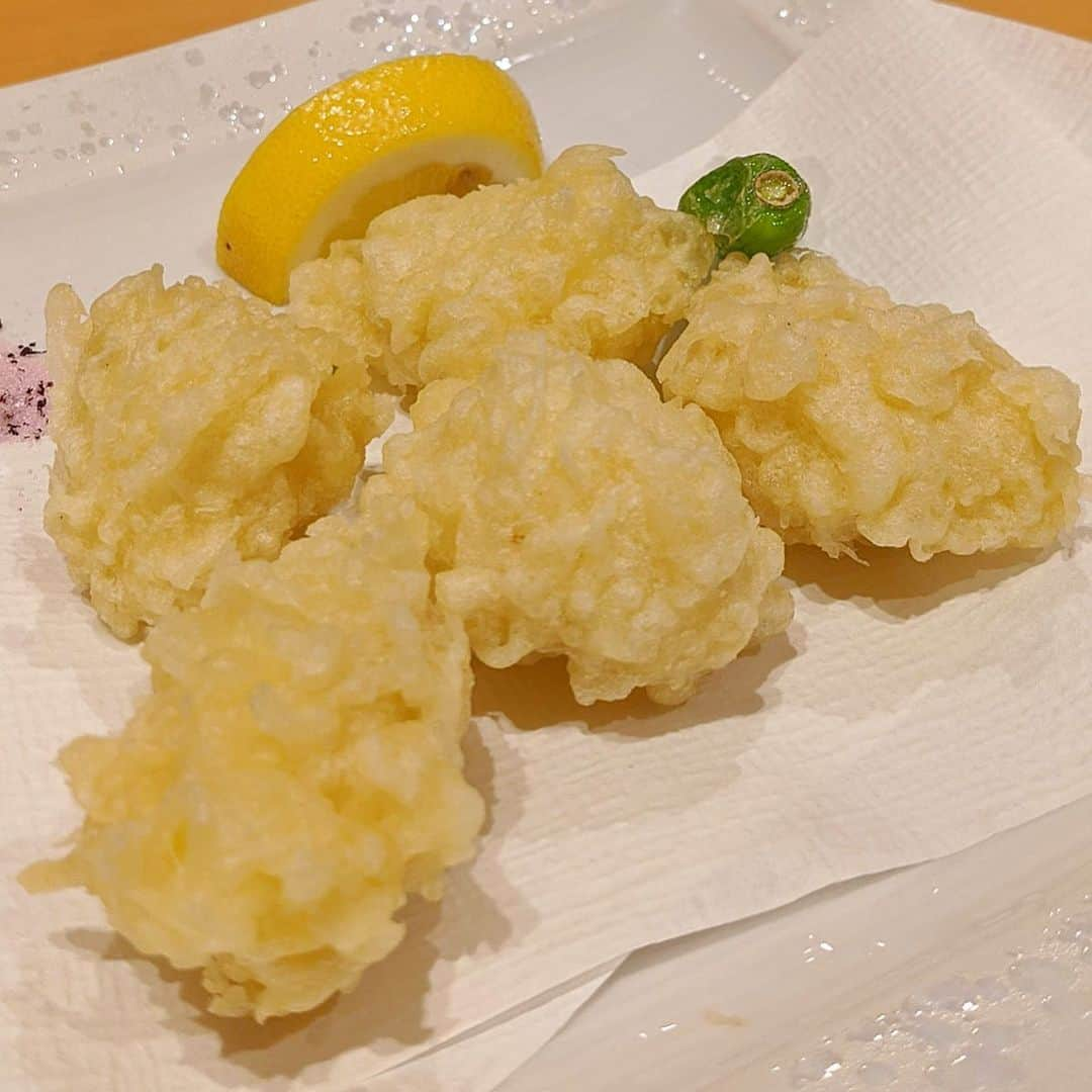 大見さなえさんのインスタグラム写真 - (大見さなえInstagram)「ゴマサバ🤤🐟💓﻿ 福岡 天神『#ひょうたん寿司 』﻿ お刺身のサバに甘タレがたまらない🥺﻿ 福岡、大分ではよく食べられる！﻿ ﻿ 他にはたら白子ポン酢、ふぐ白子の天ぷら﻿ 牡蠣ポン酢、サザエの壺焼きなど！﻿ とにかく可愛くないけどお酒に合うものばかり😍🥃﻿ ﻿ 結構並んでるから予約していくのが🙆‍♀️﻿ 福岡の友達とご飯行ってきた🐥 ﻿ #ゴマサバ #胡麻鯖 #ごまさば #サバ﻿ #鯖 #さば #福岡名物 #博多名物﻿ #pixelで撮影 #めぐログ_福岡天神﻿ #福岡グルメ #博多グルメ #天神グルメ」1月9日 11時53分 - tabe_megumi