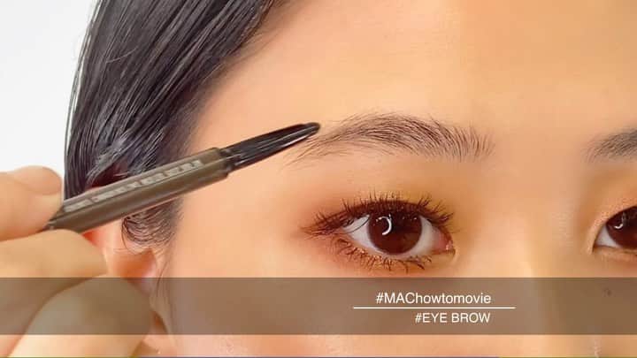 M∙A∙C Cosmetics Japanのインスタグラム：「ㅤ 【今年こそは！ シリーズ ： アイブロウ編】 ㅤ 今年こそはマスターしたい！ 仕上がりにぐっと差が出るメイクテクニックを動画で分かりやすくご紹介♪ 第3弾は、アイブロウ👀✨ 少しの違いでぐっと差が出る、アイブロウテクニックをマスターして‼️ ㅤ ㅤ ↓↓メイン使用製品↓↓ [アイブロウ スタイラー] スパイクト [グレイトブロウ] トープ [ウォータープルーフ ブロウ セット] ブラウン エボニー ㅤ ㅤ MAKE UP AND MODEL： MAC ARTIST MINA SASAMORI @i.mac_artist ㅤ ㅤ #MACCosmeticsJapan #MACコスメ #MACCosmetics #コスメ #メイク #眉メイク #アイブロウ #eyebrows #質問箱 #コスメ紹介 #セルフメイク #立体感 #makeup #beauty #cosmetics」
