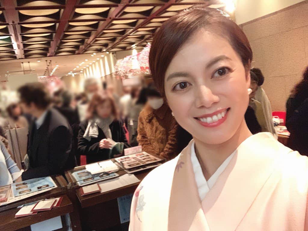 中林美和さんのインスタグラム写真 - (中林美和Instagram)「今年もとっても楽しみにしていた #新春歌舞伎公演 🎍✨ 春の訪れを感じるさくら色のお着物を着せてもらいました。@cadeauxjewelry のパールピアスを合わせて。 年々和装が好きになります♡  #歌舞伎#新橋演舞場#歌舞伎鑑賞#着物で歌舞伎」1月9日 12時33分 - miwanakabayashi