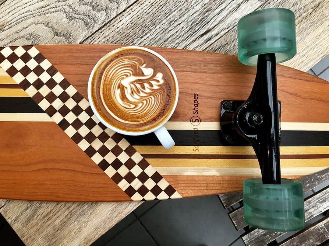 アーモンド・ブリーズのグルメインスタ